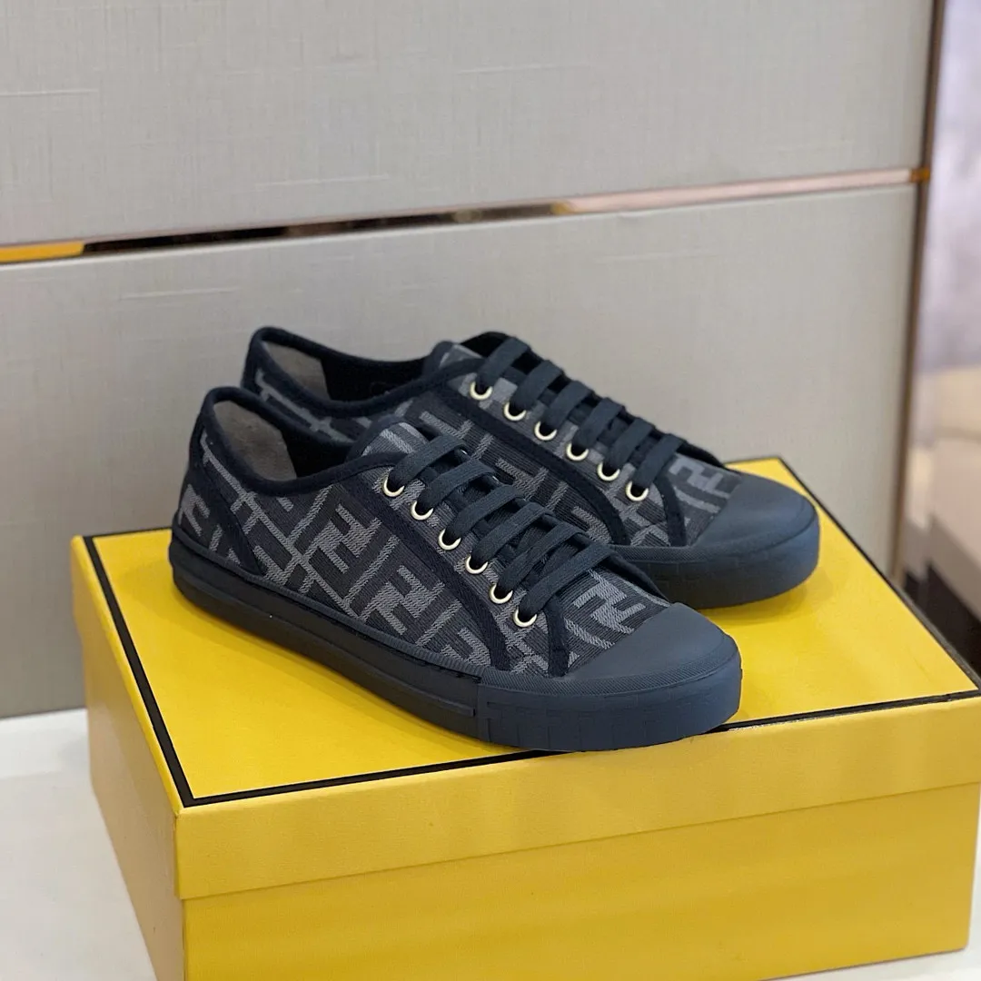 Factory price: 380 new Fendi Fendǐ Domino sneakers with jacquard FF pattern, embossed FF pattern on the toe, canvas upper, T men's men's shoes 💰U customized outsole Size: 38-45, (45 customized)